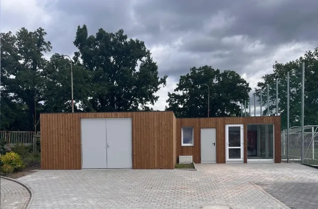 Sestava 10 ks stavebních buněk s obložením Thermowood
